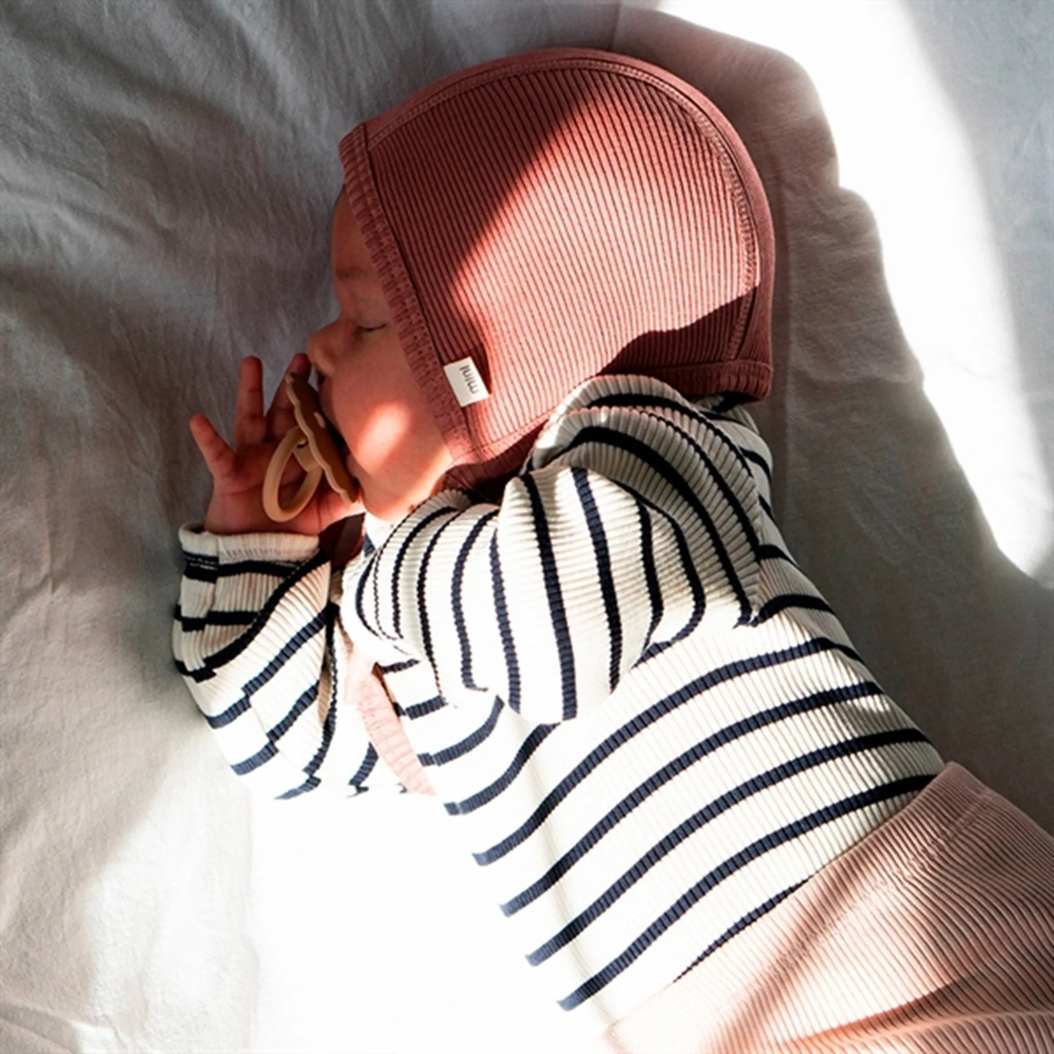 Minimalisma Bloom Helmet Antique Red