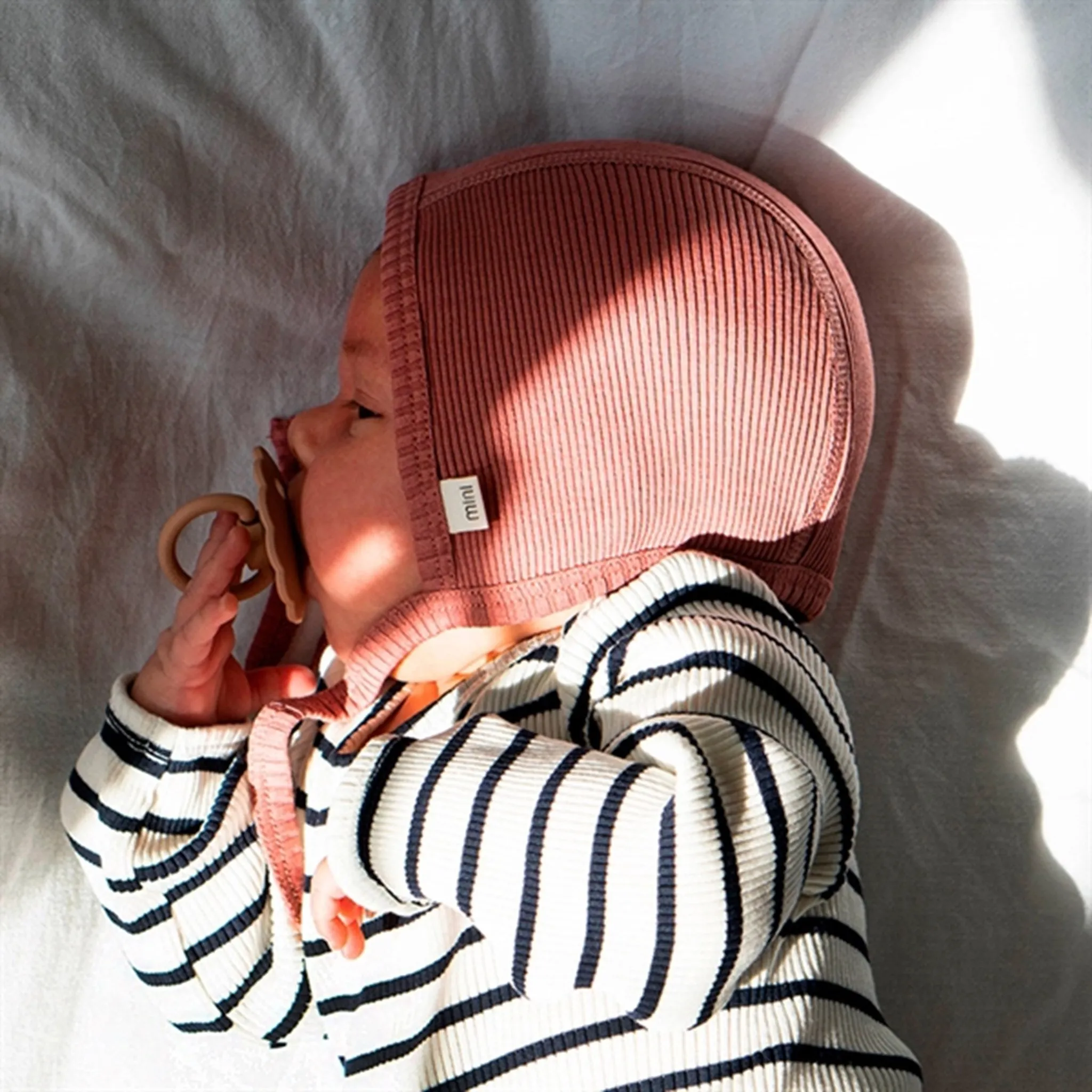 Minimalisma Bloom Helmet Antique Red